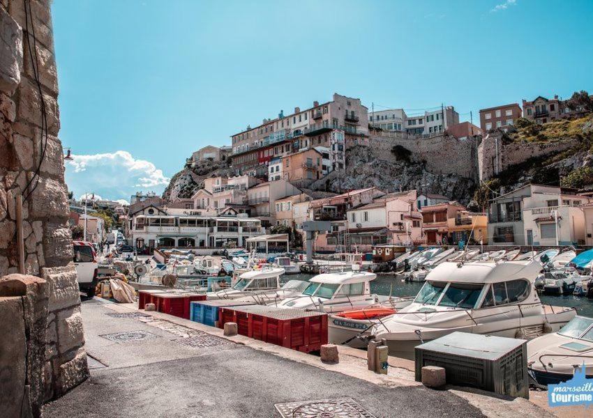 Une calanque au coeur de la ville Marseille Extérieur photo